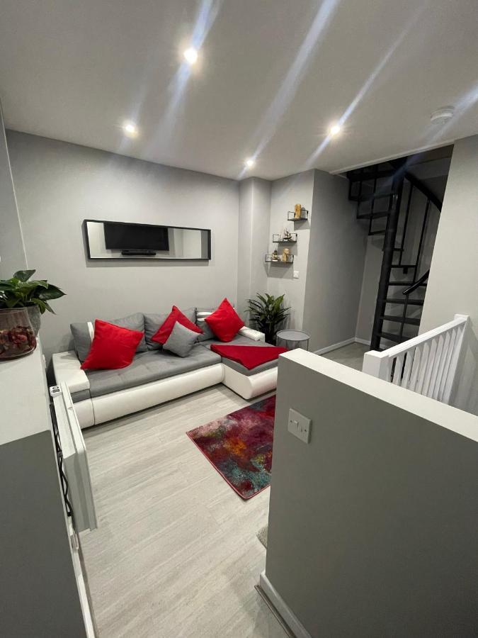 Unique Duplex Apartment Free Parking Free Wi-Fi 6 Minutes From Leeds City Centre Buitenkant foto