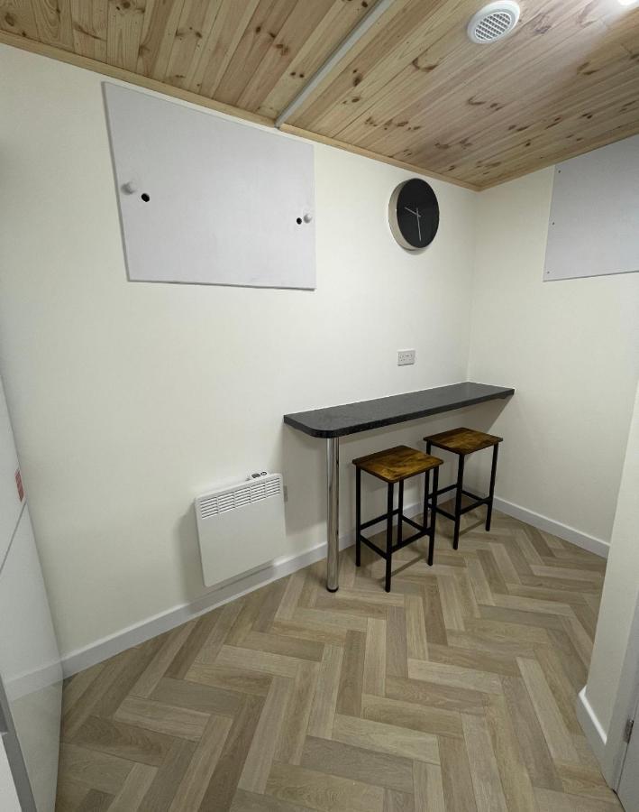 Unique Duplex Apartment Free Parking Free Wi-Fi 6 Minutes From Leeds City Centre Buitenkant foto