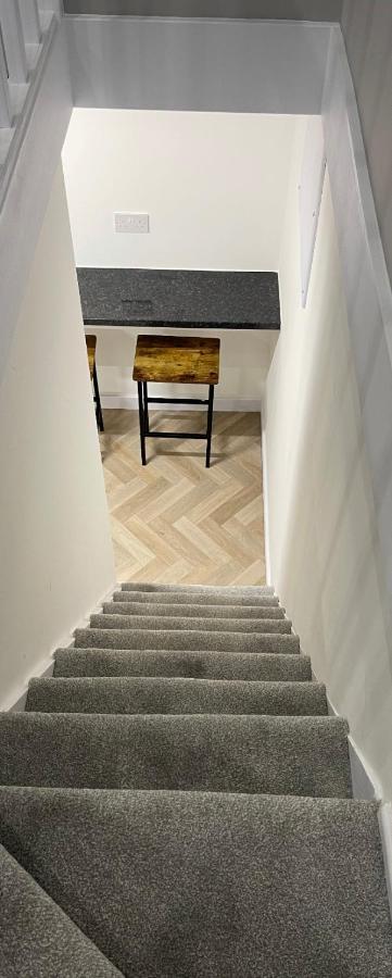 Unique Duplex Apartment Free Parking Free Wi-Fi 6 Minutes From Leeds City Centre Buitenkant foto